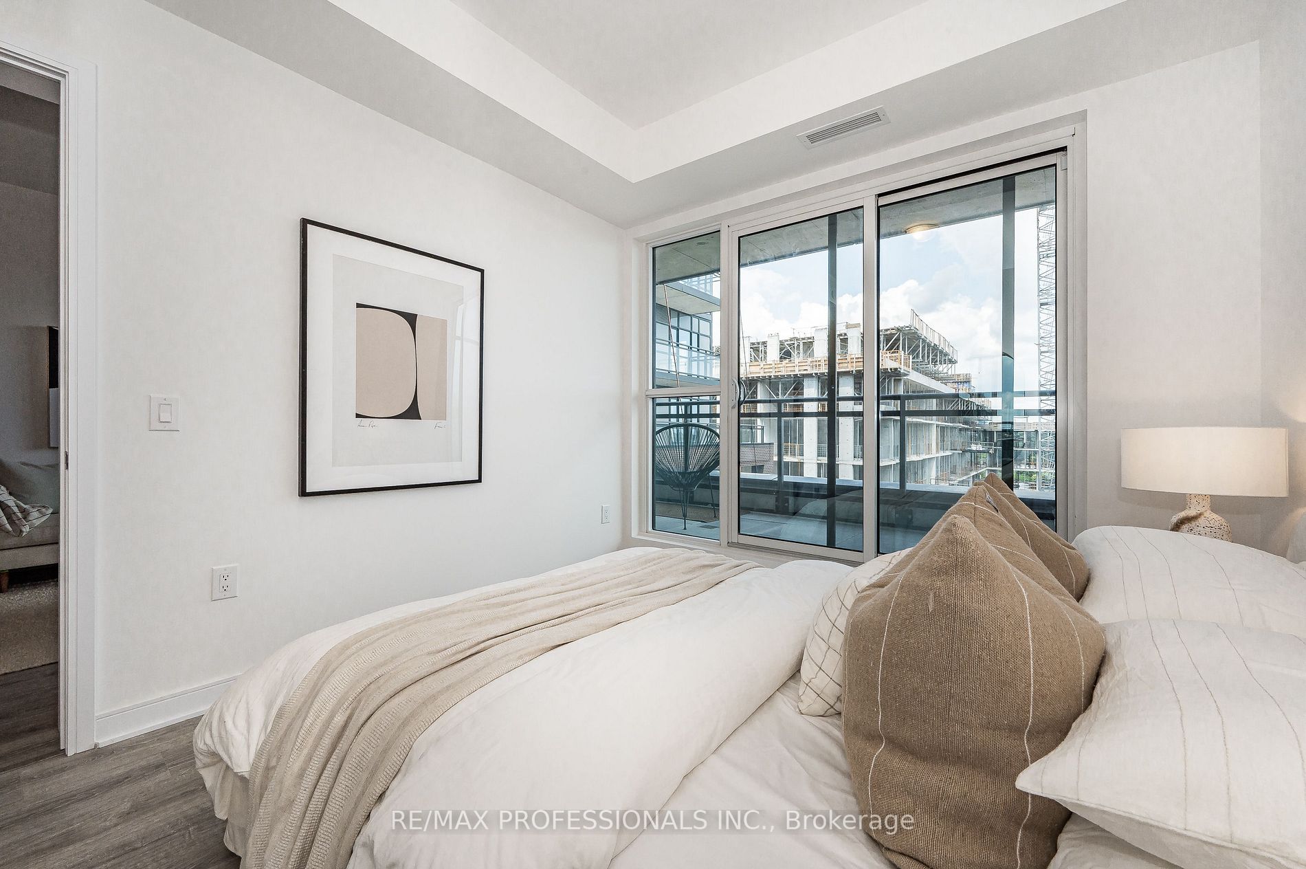 25 Neighbourhood Lane, #801
