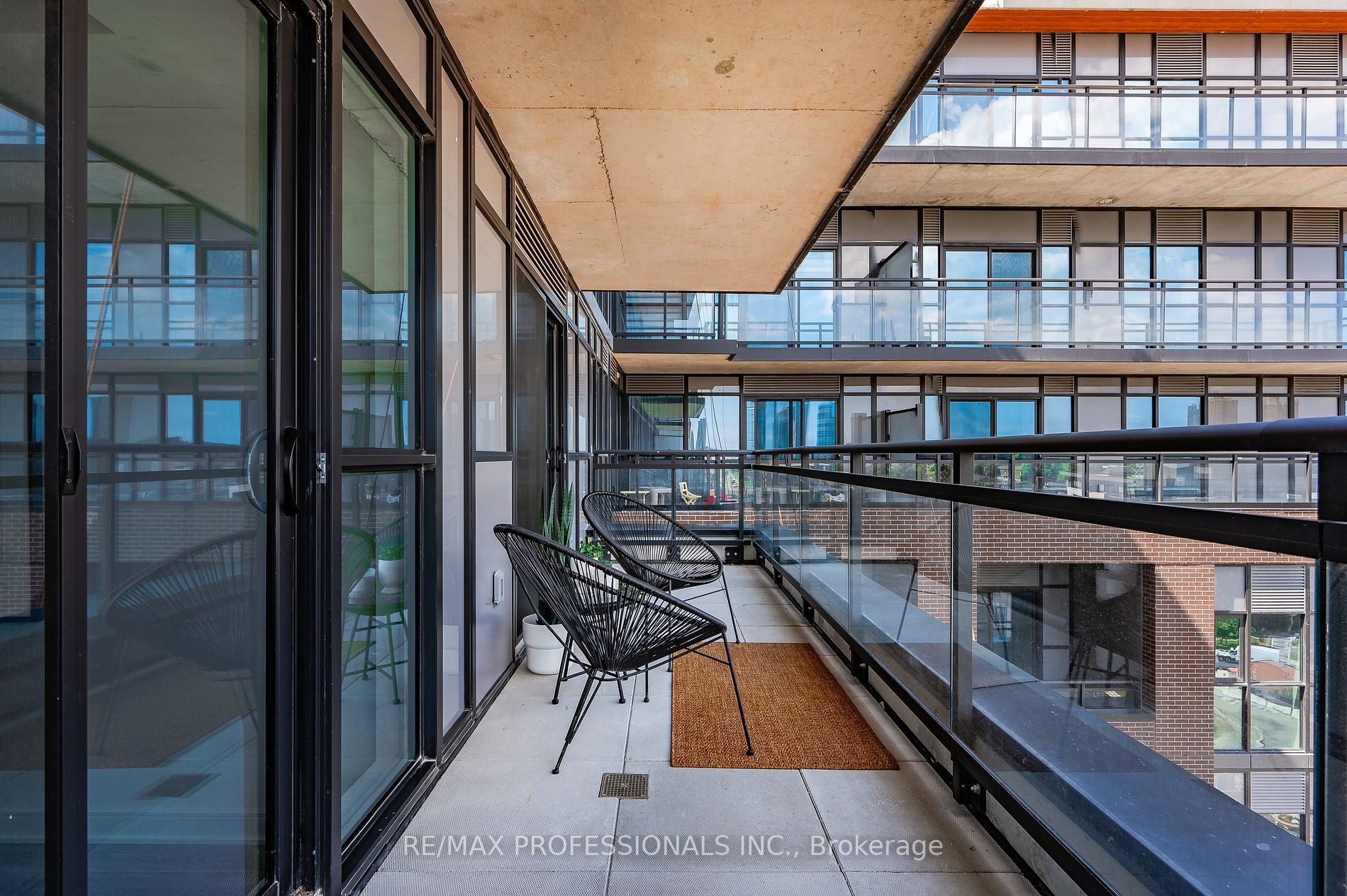 25 Neighbourhood Lane, #801