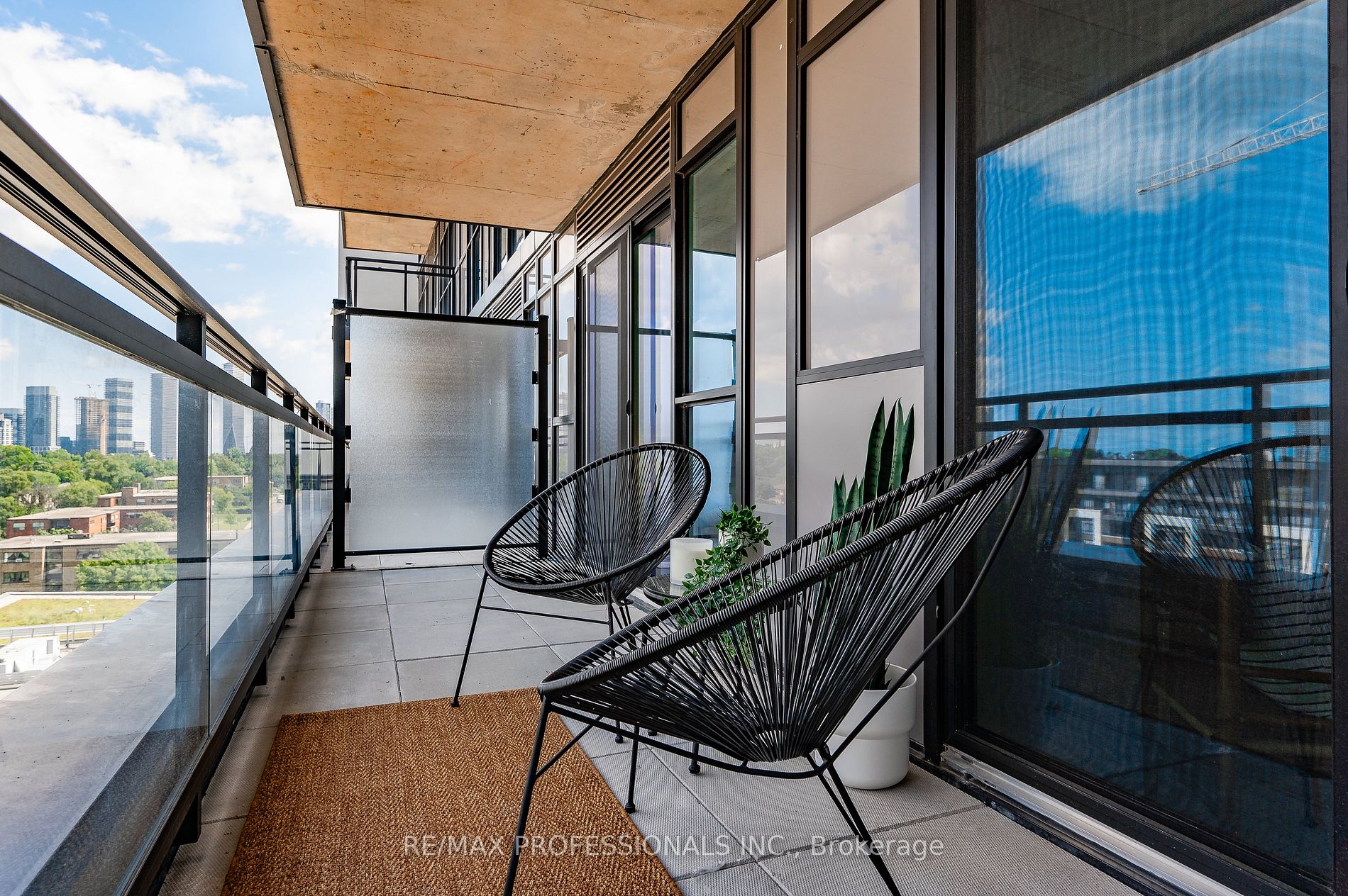 25 Neighbourhood Lane, #801