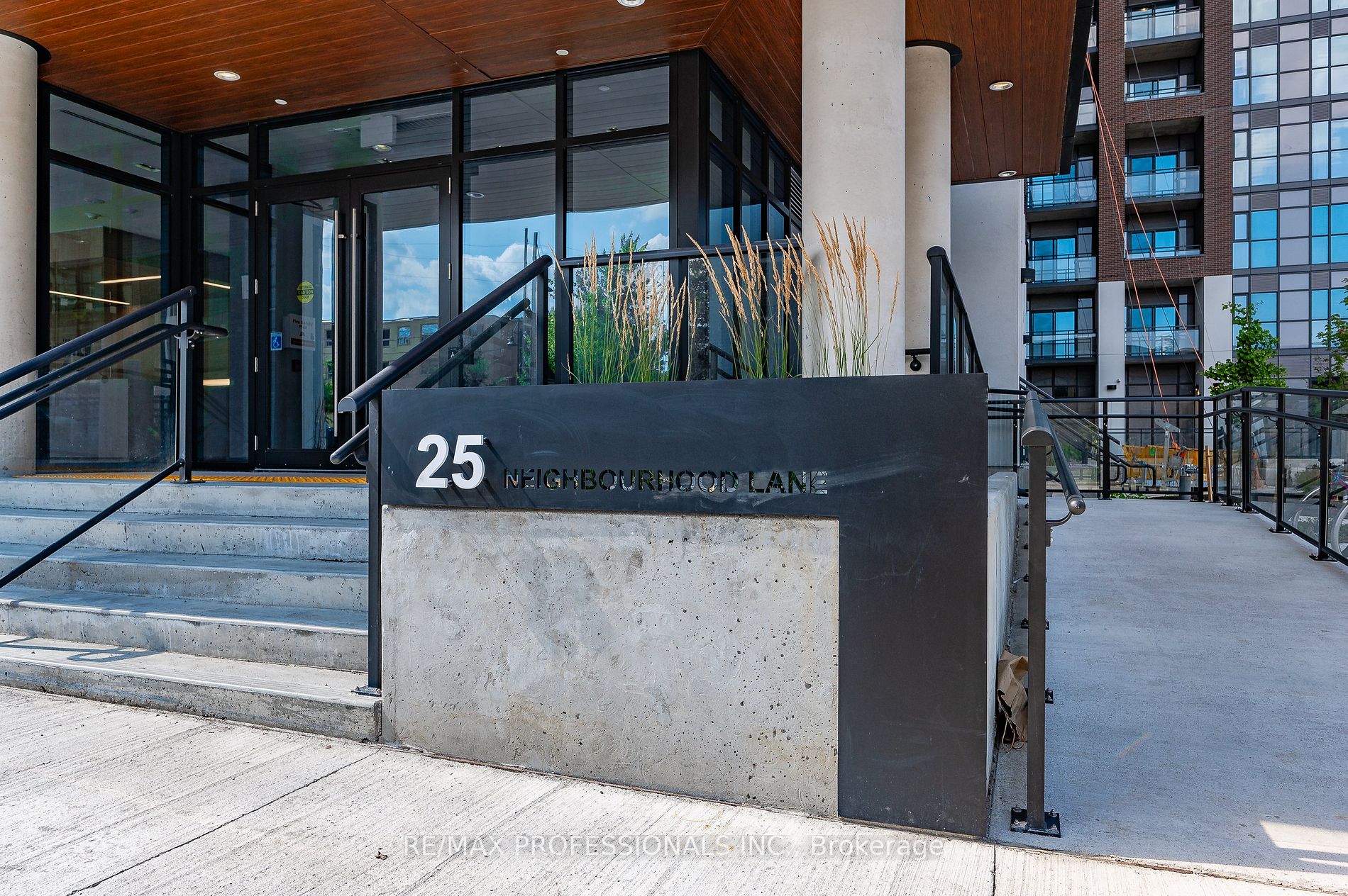 25 Neighbourhood Lane, #801