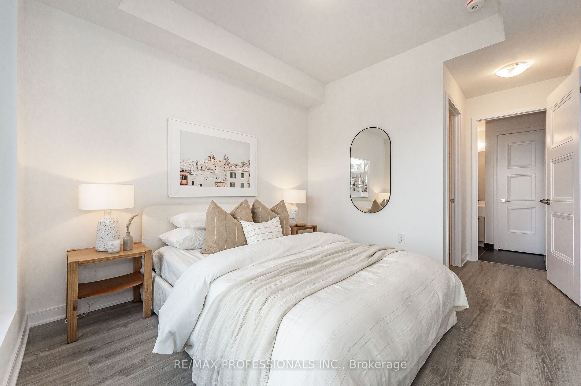 25 Neighbourhood Lane, #801