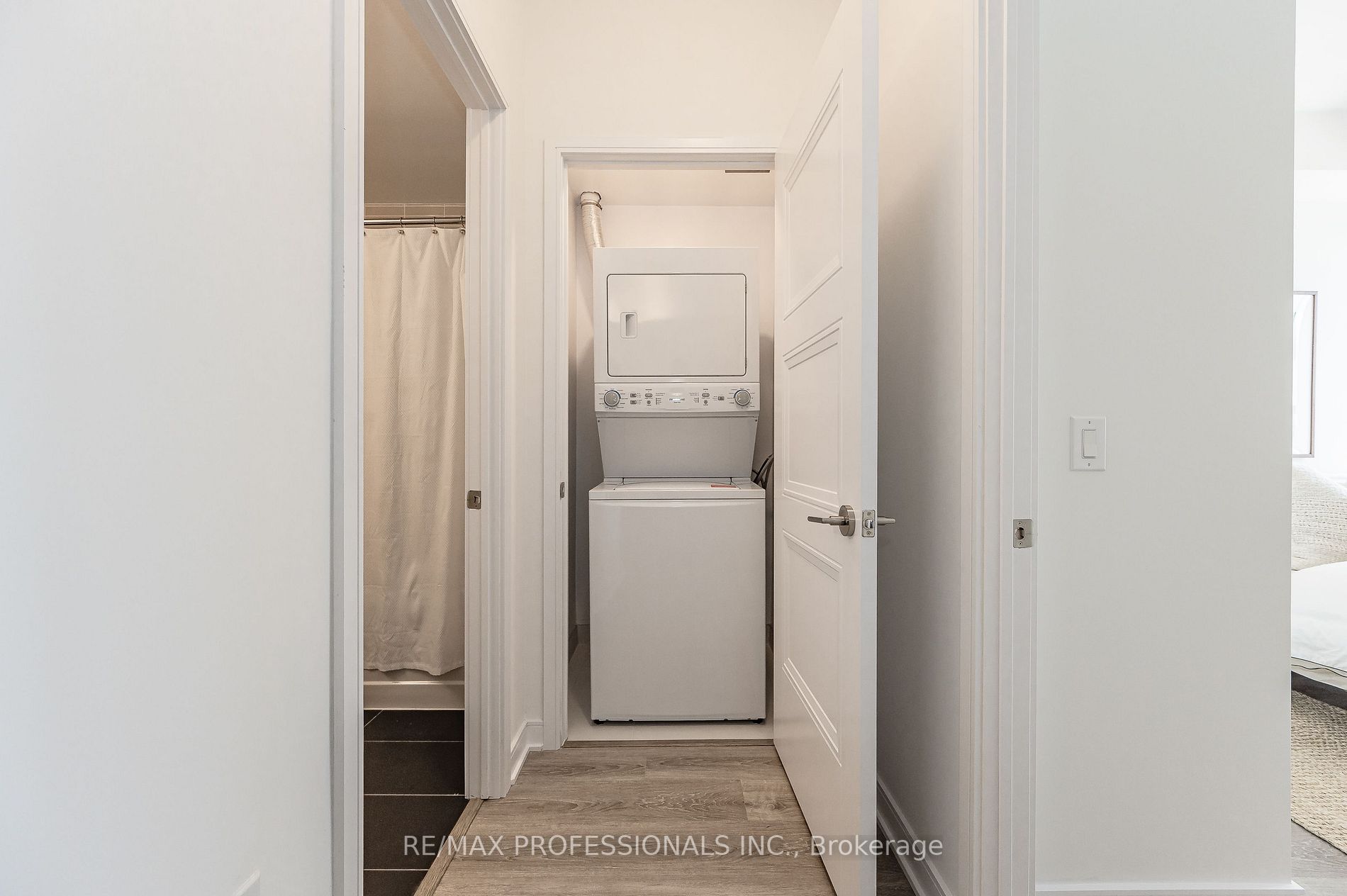 25 Neighbourhood Lane, #801