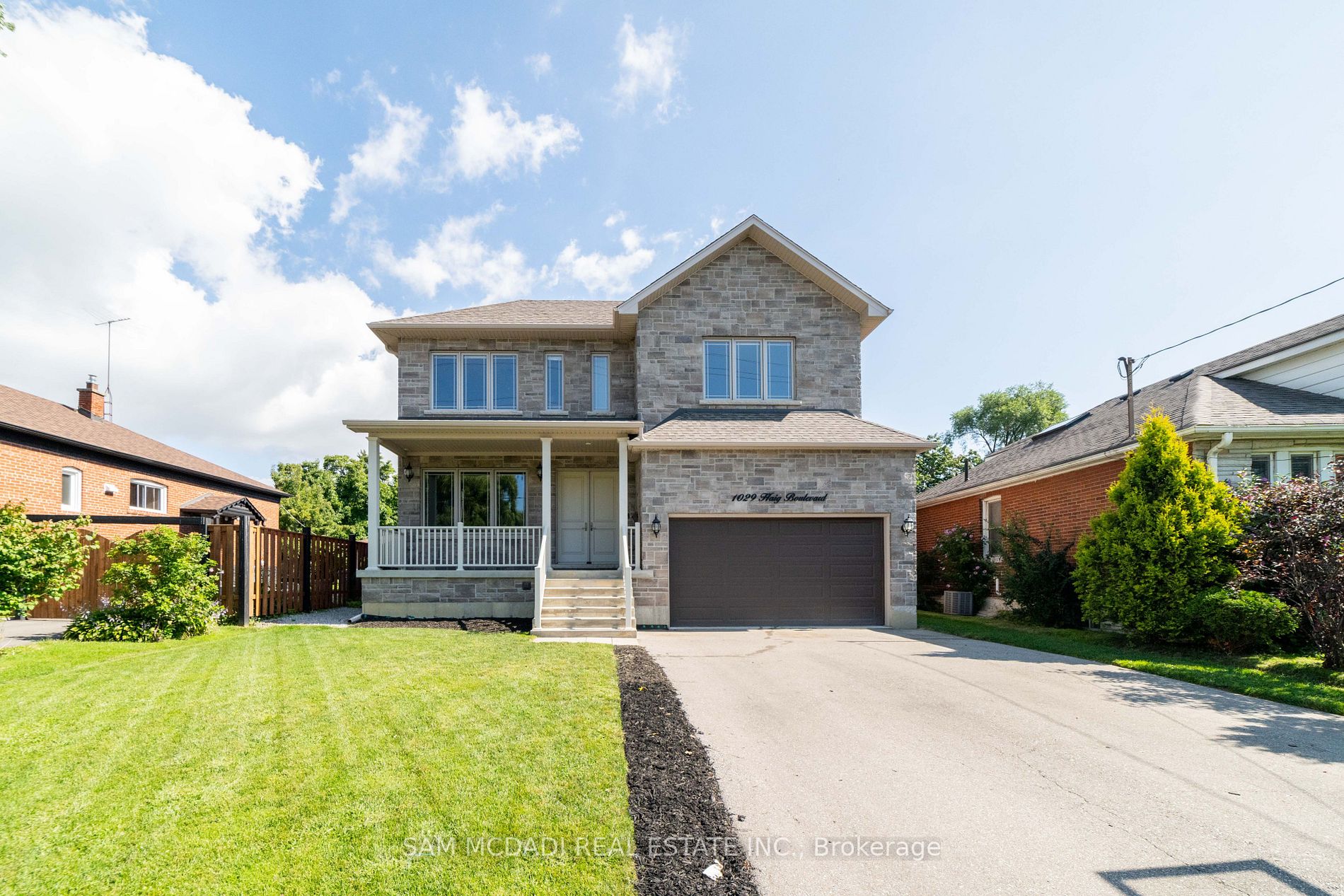 1029 Haig Blvd