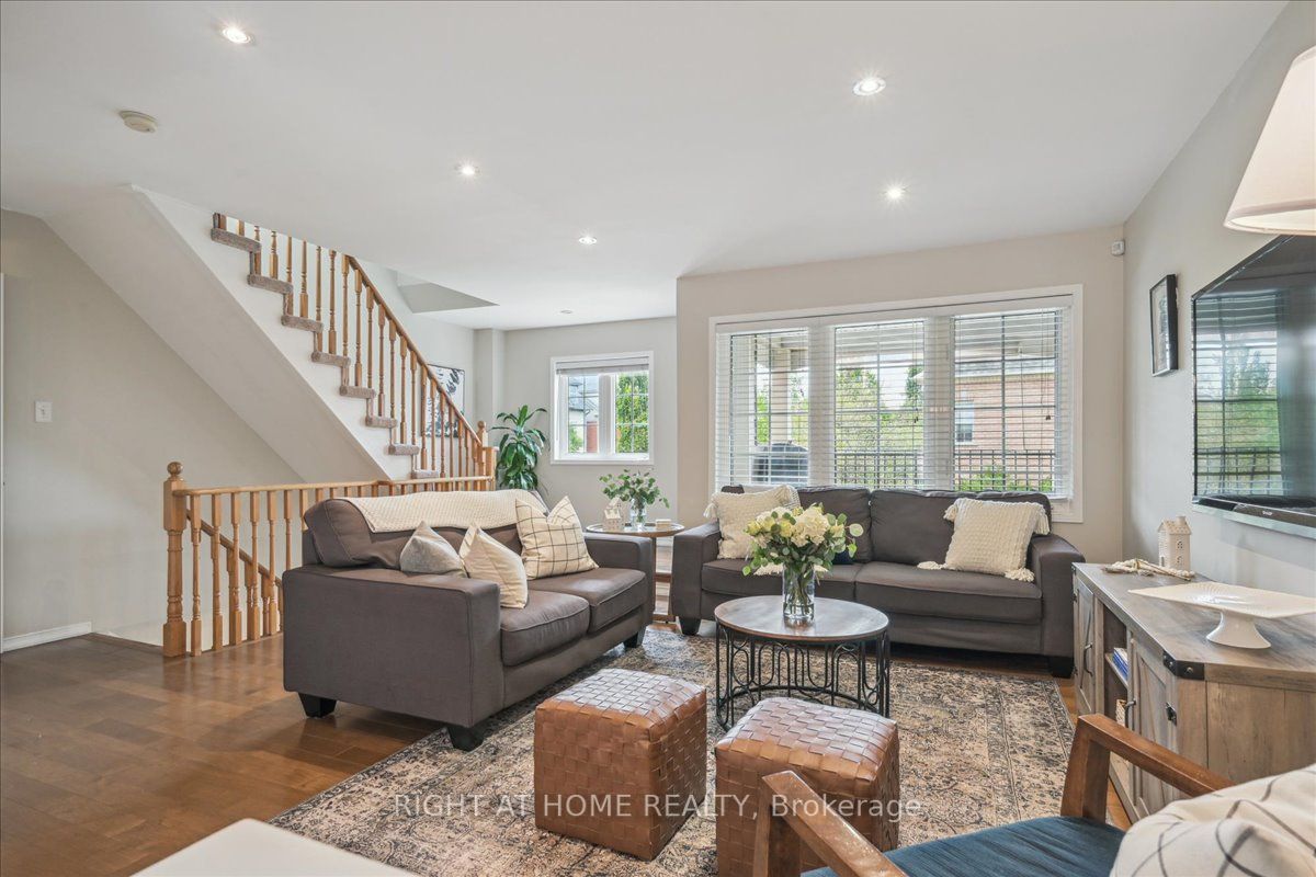 2360 Parkhaven Blvd, #20