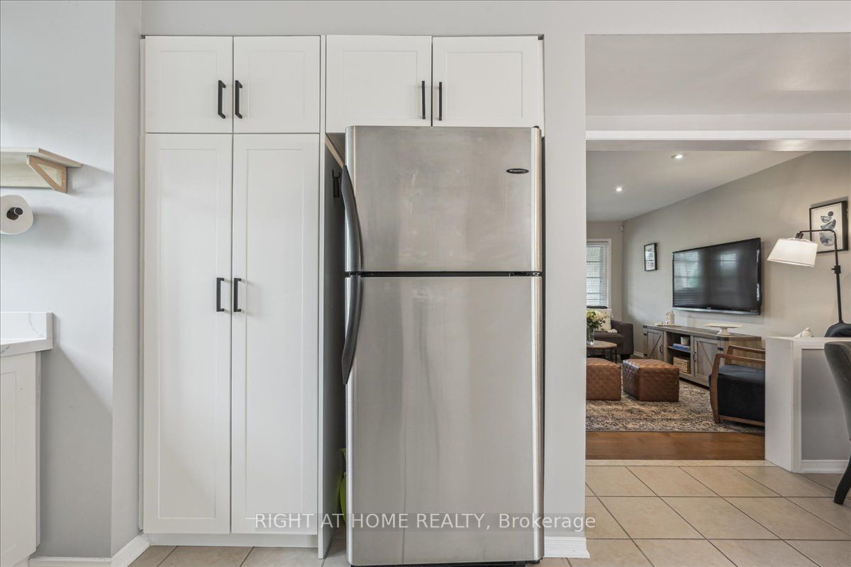 2360 Parkhaven Blvd, #20