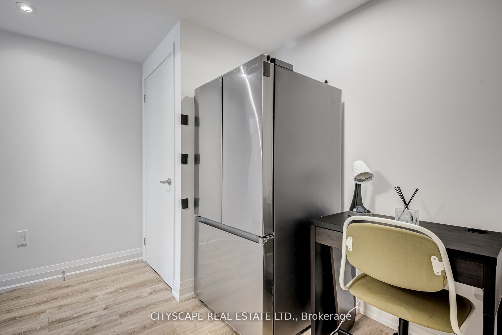 26 Gibbs Rd, #433