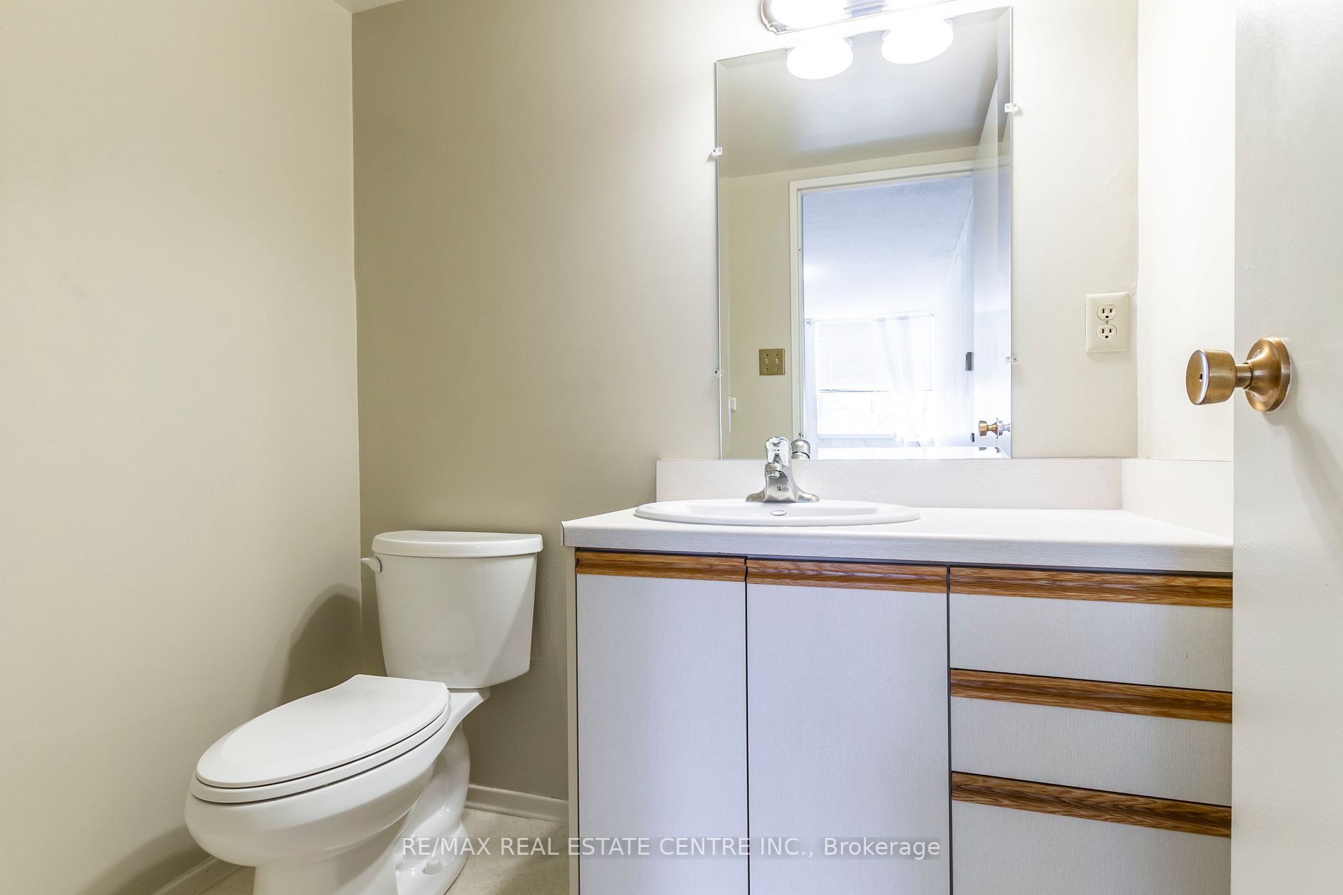 700 Dynes Rd, #203
