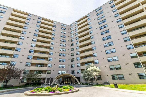 700 Dynes Rd, Burlington