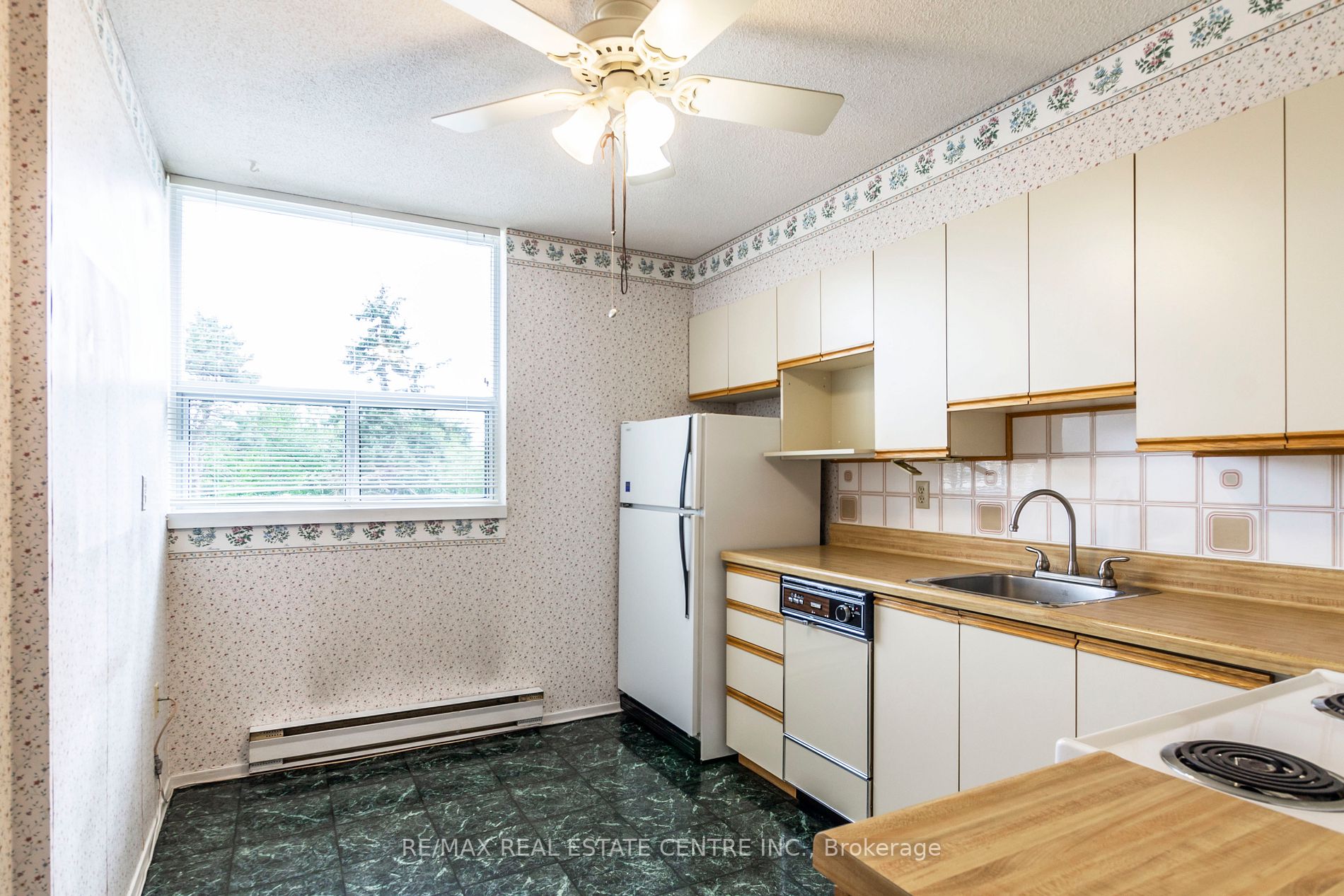700 Dynes Rd, #203