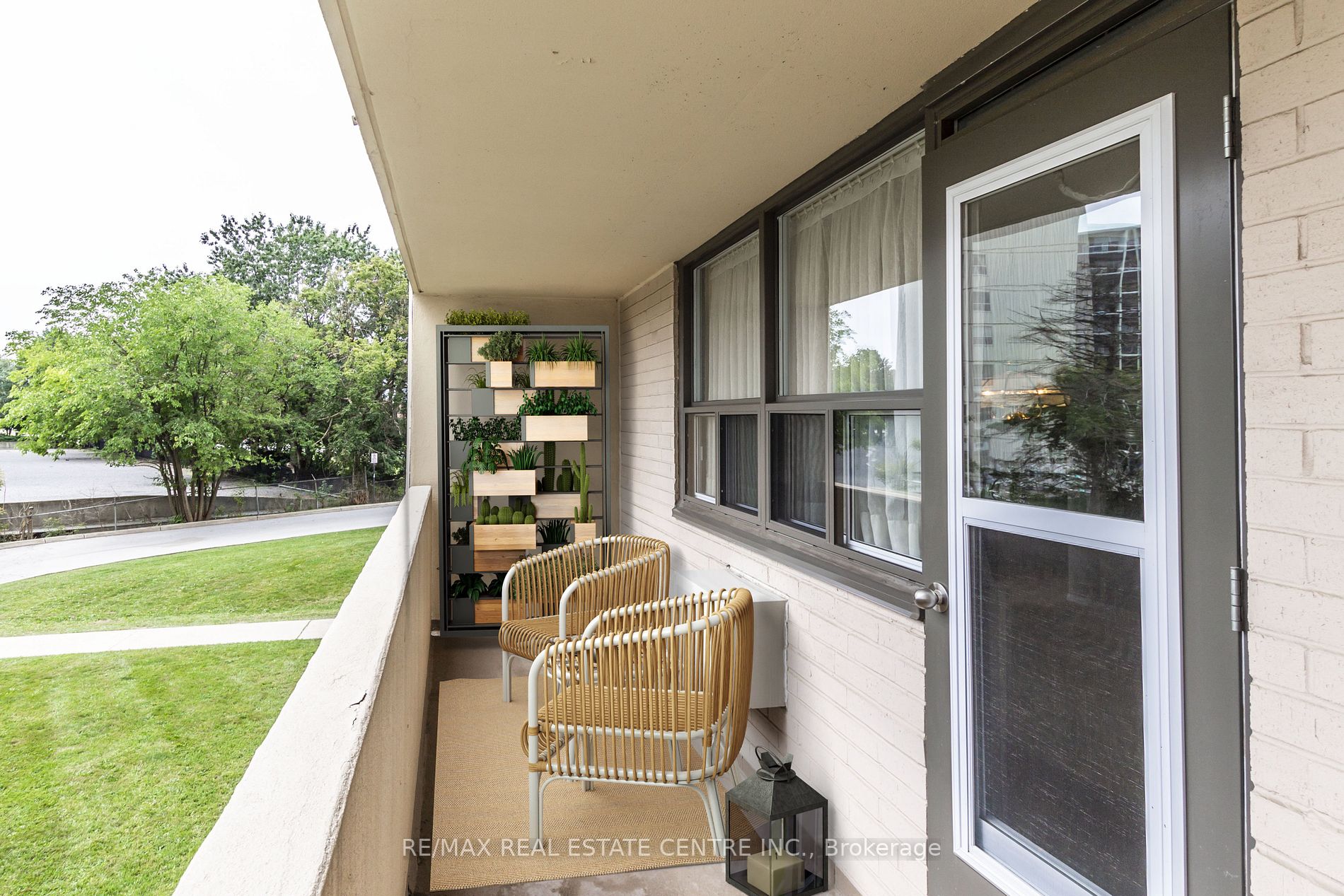 700 Dynes Rd, #203