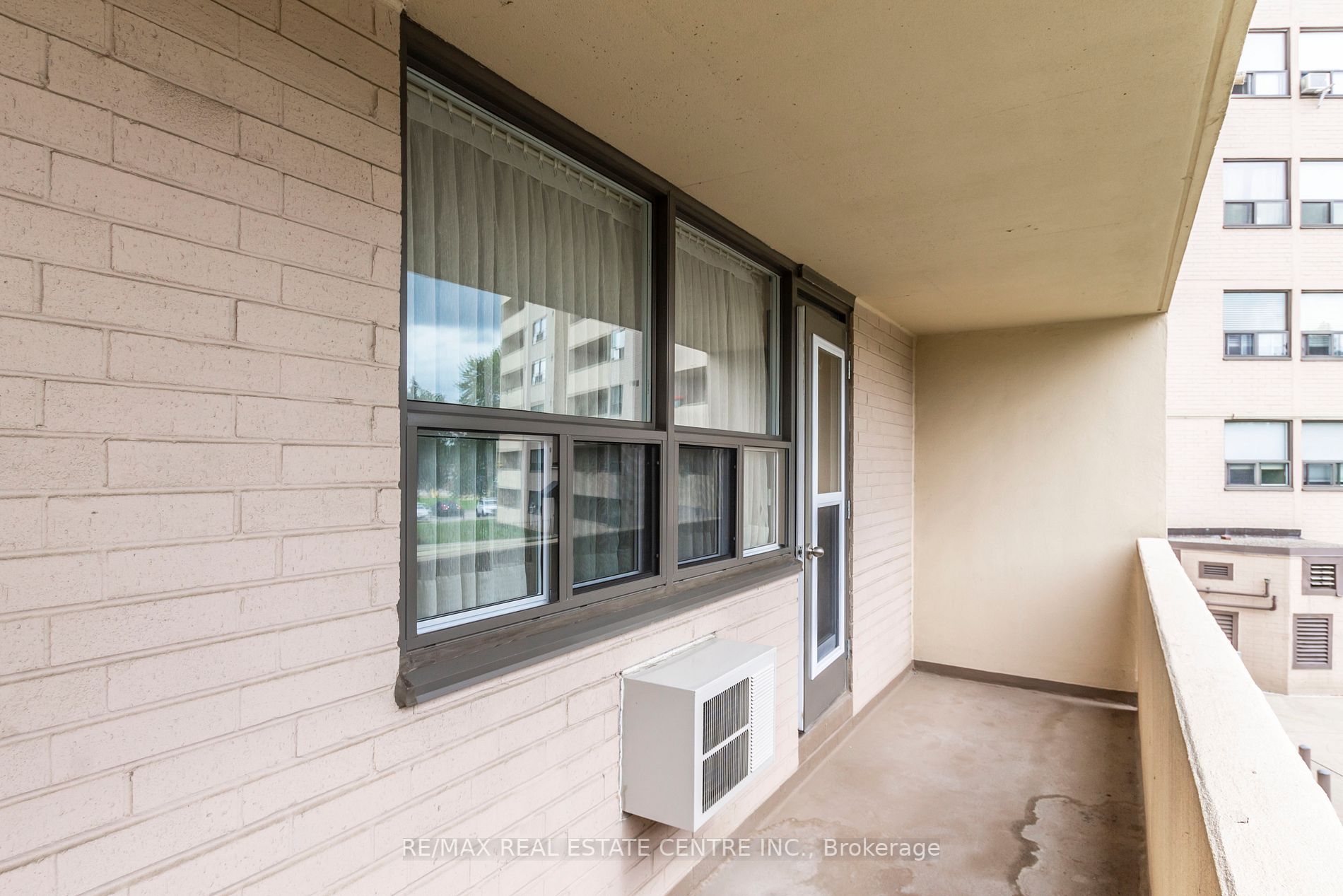 700 Dynes Rd, #203