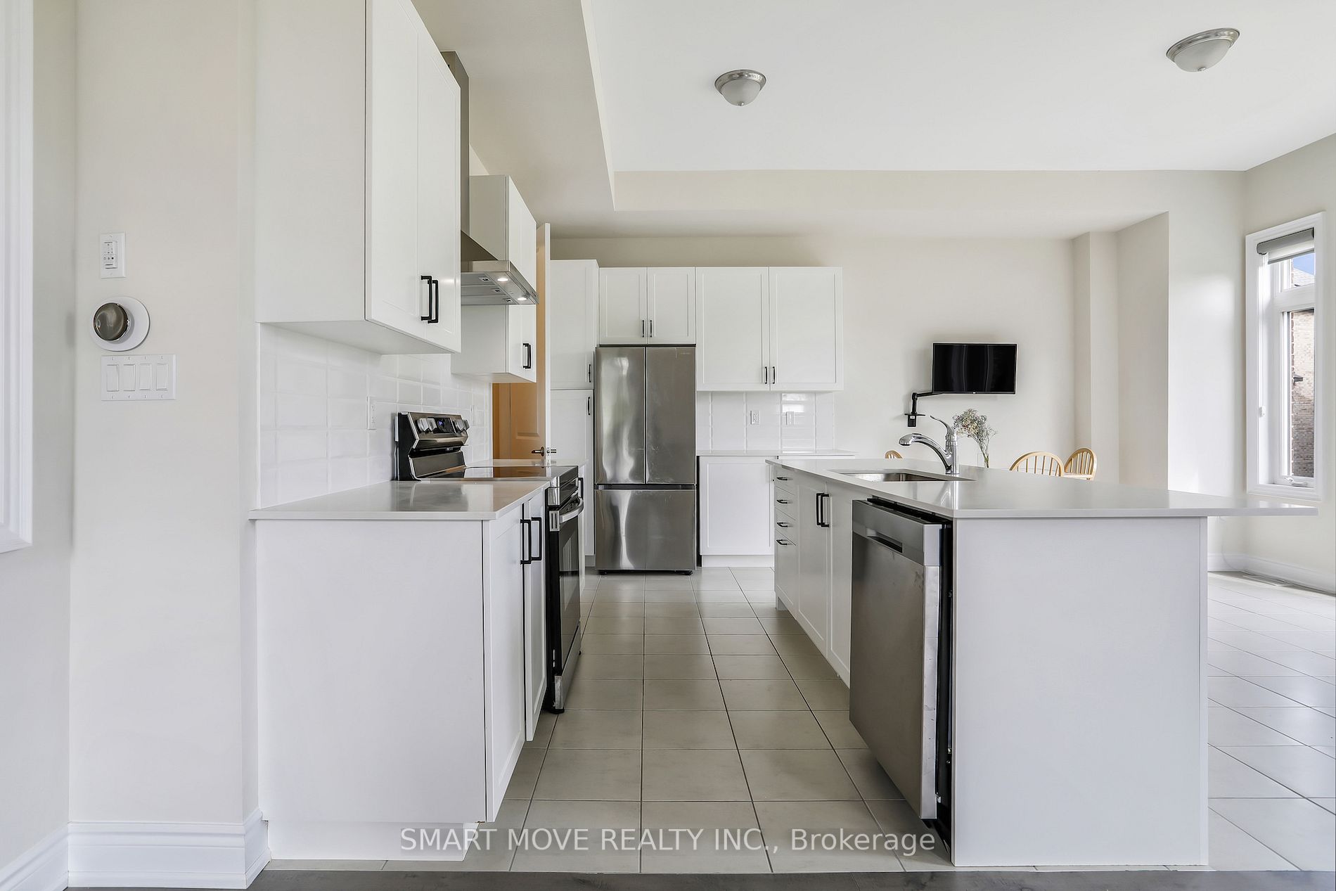 1163 Queens Plate Rd