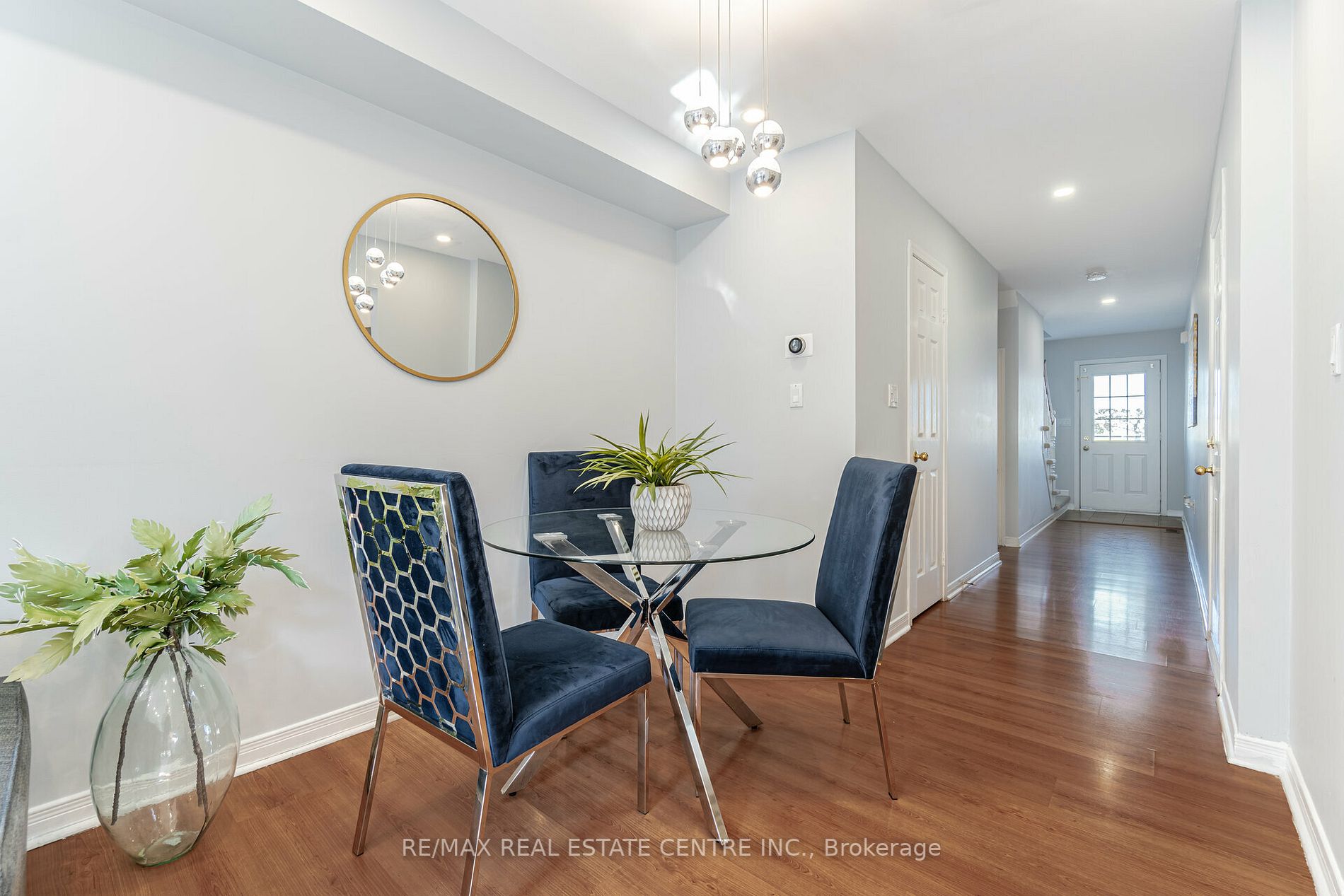 4386 Fairview Street