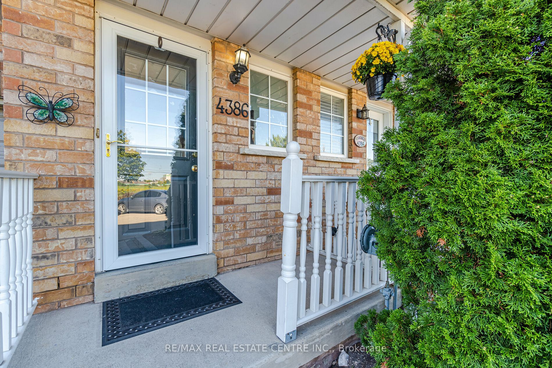 4386 Fairview Street