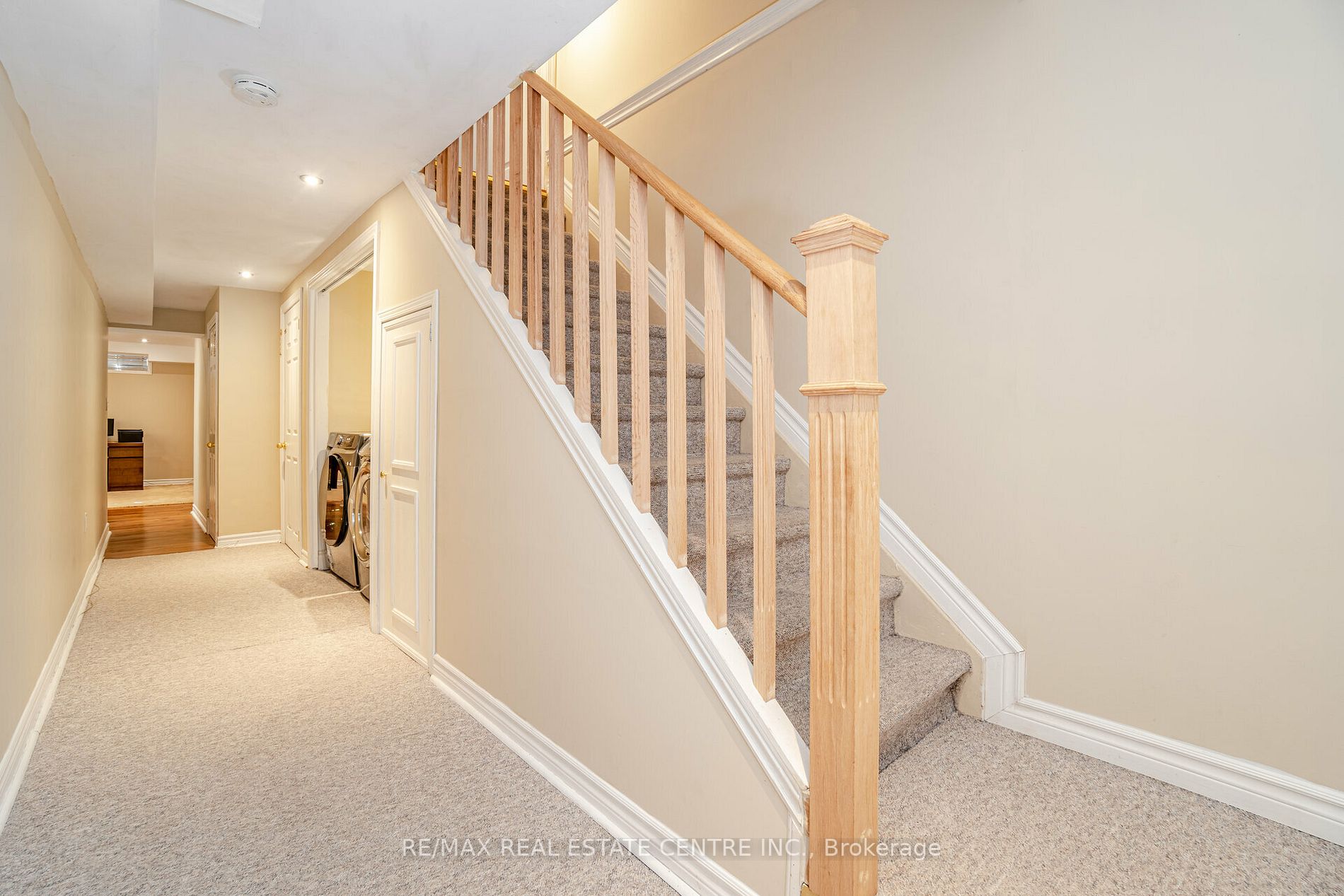 4386 Fairview Street