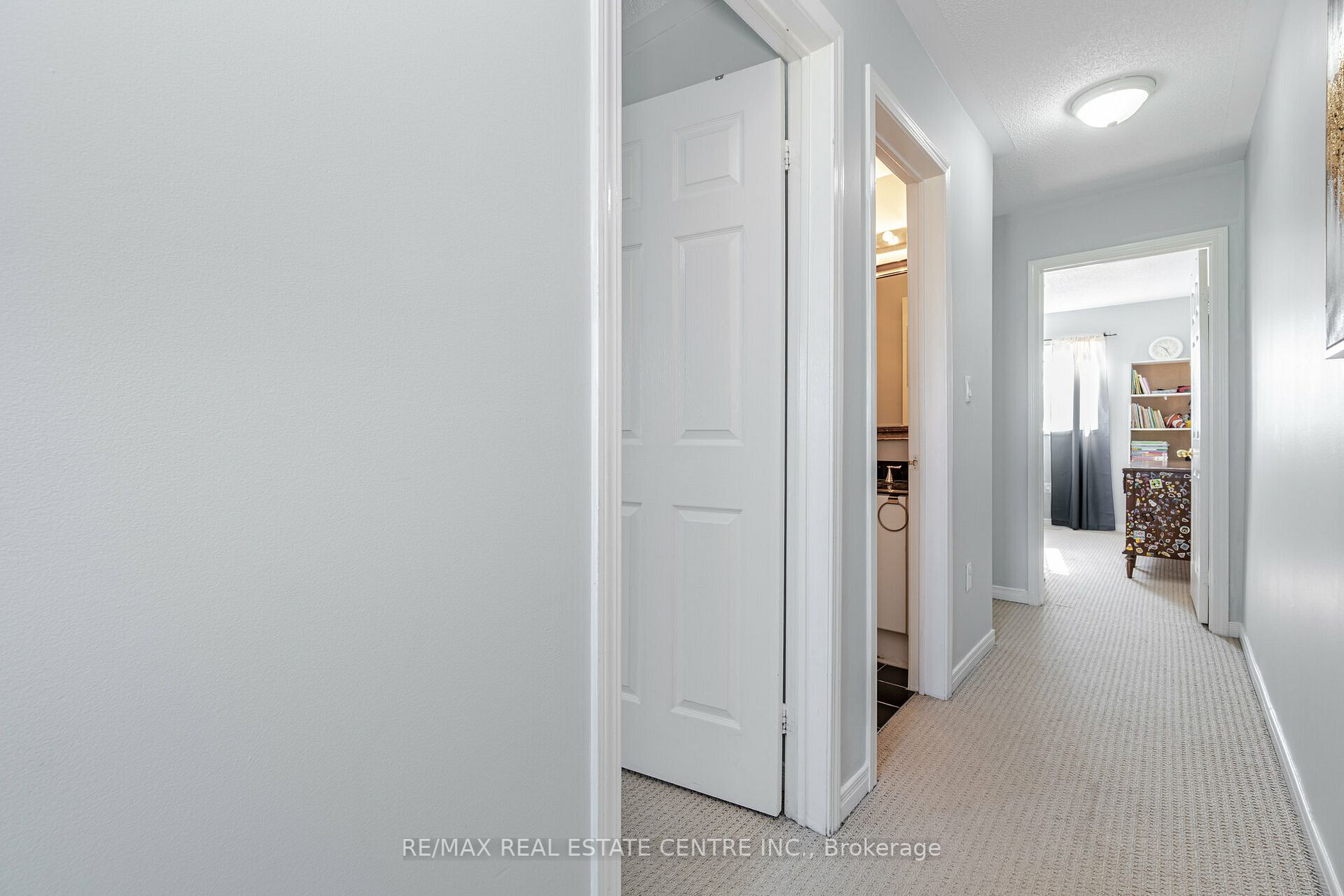 4386 Fairview Street