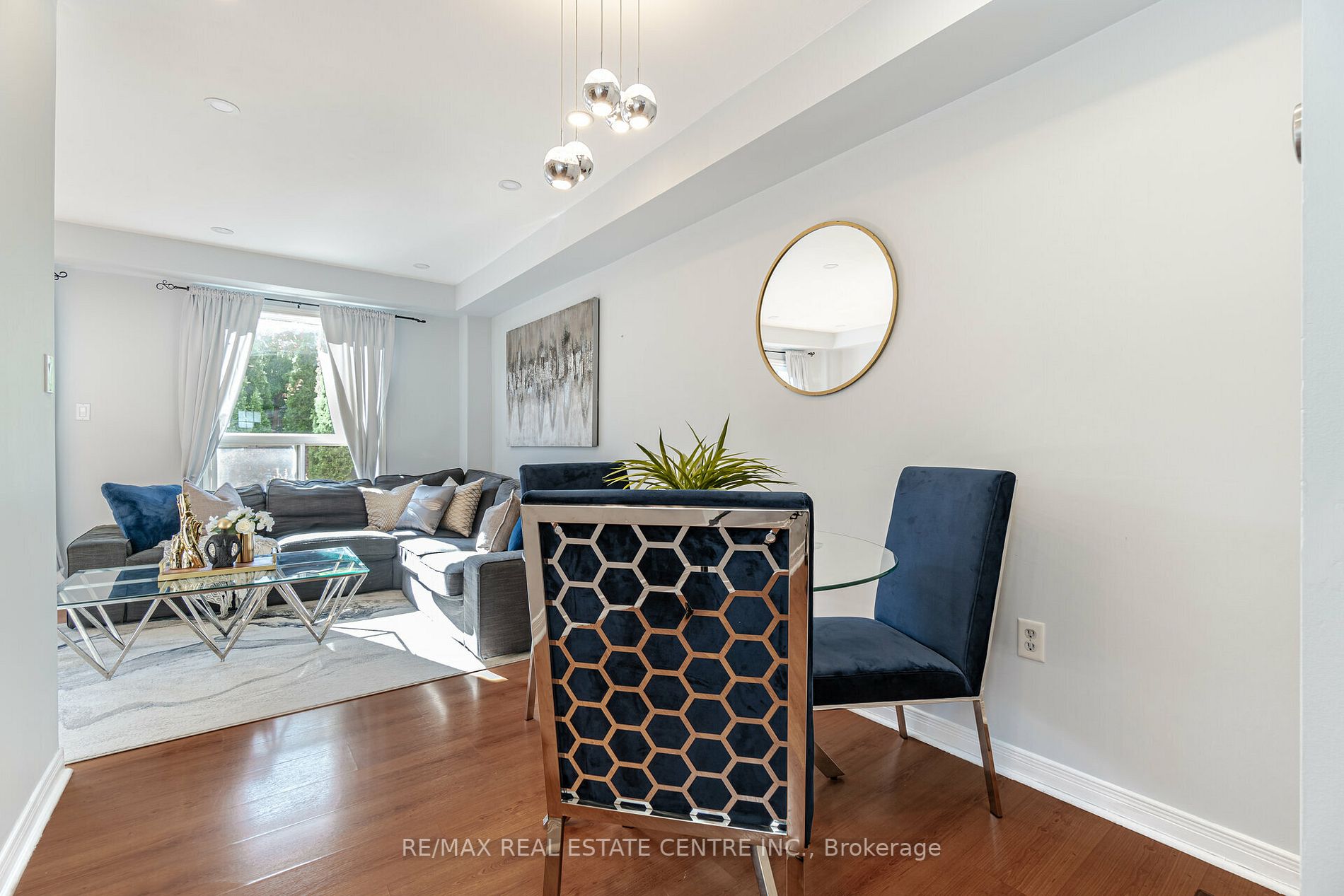 4386 Fairview Street