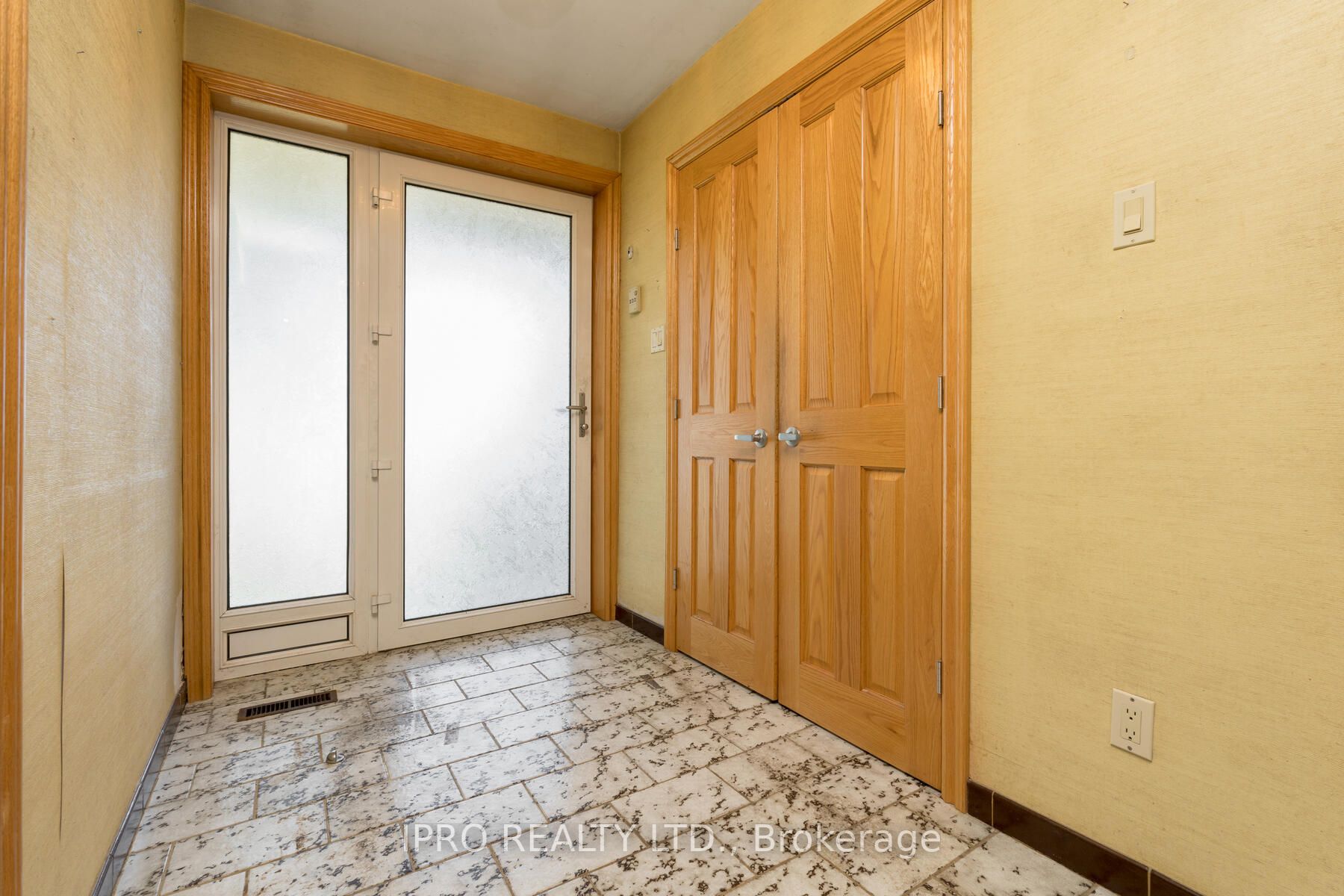 Listing W7002124 - Large Photo # 3