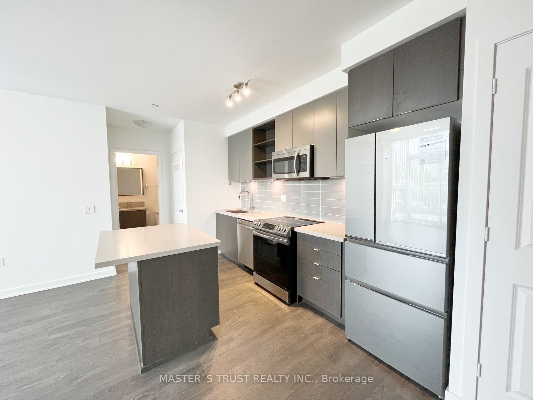 4699 Glen Erin Dr, #107