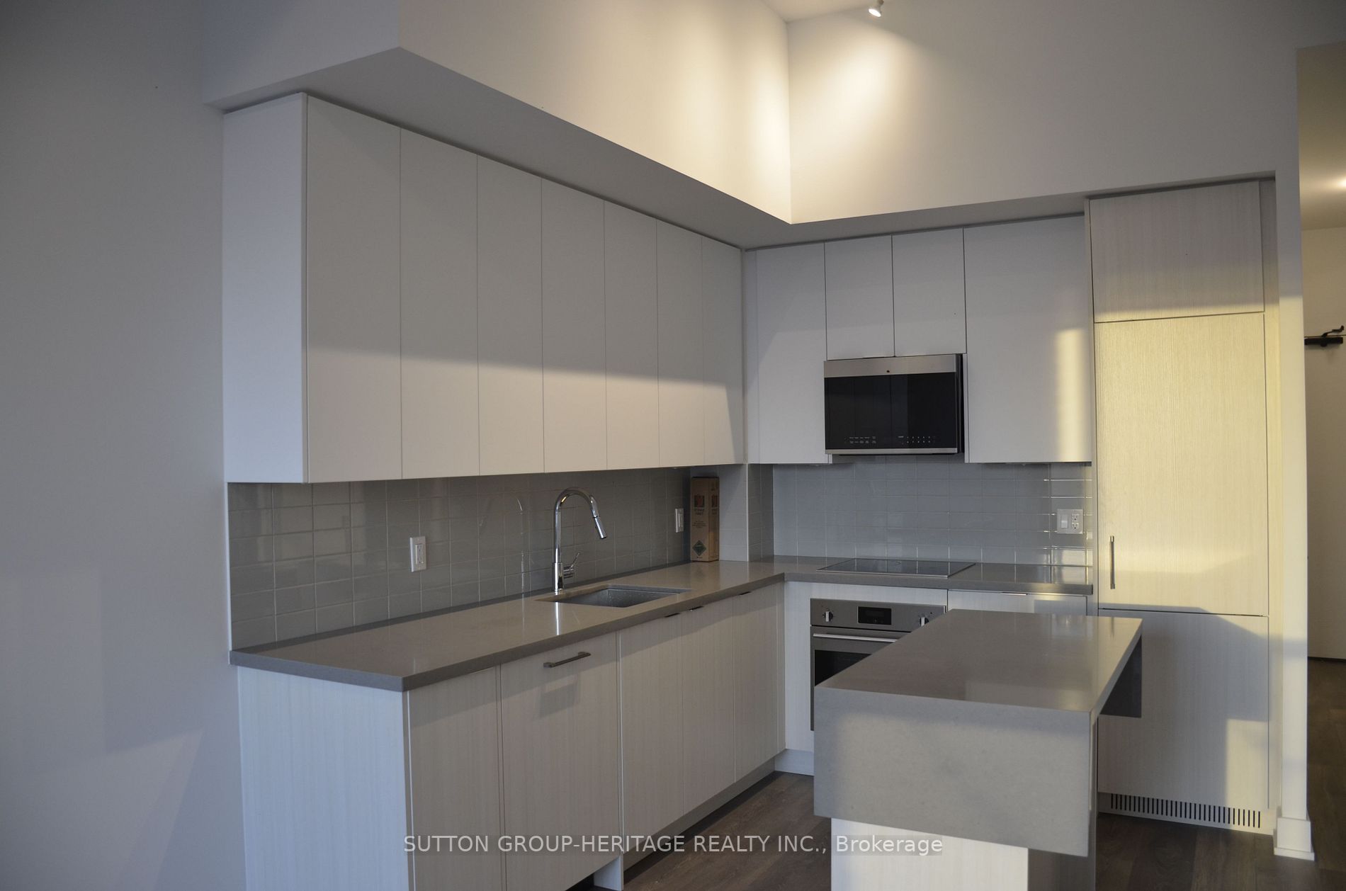 2481 Taunton Rd, #207