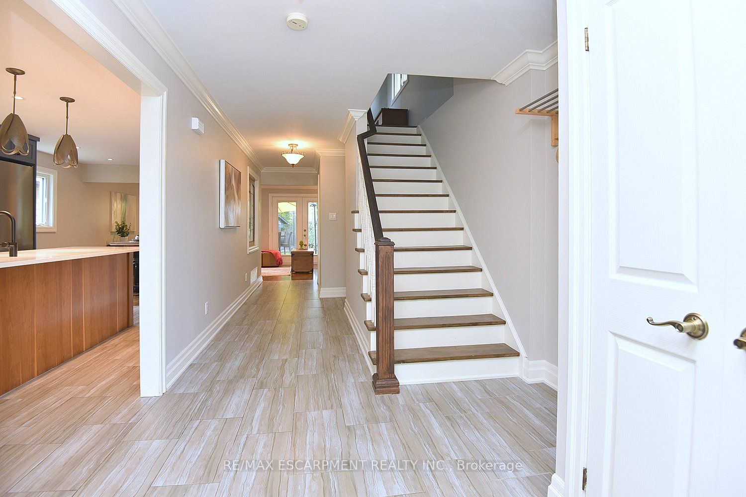 3095 Parkgate Cres