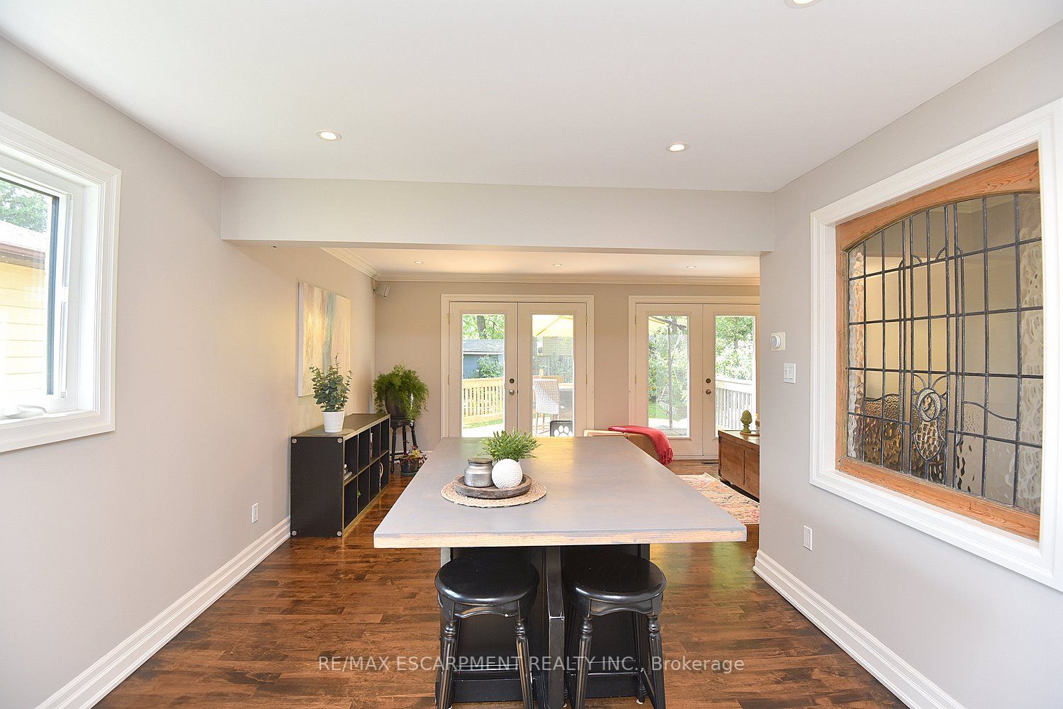 3095 Parkgate Cres