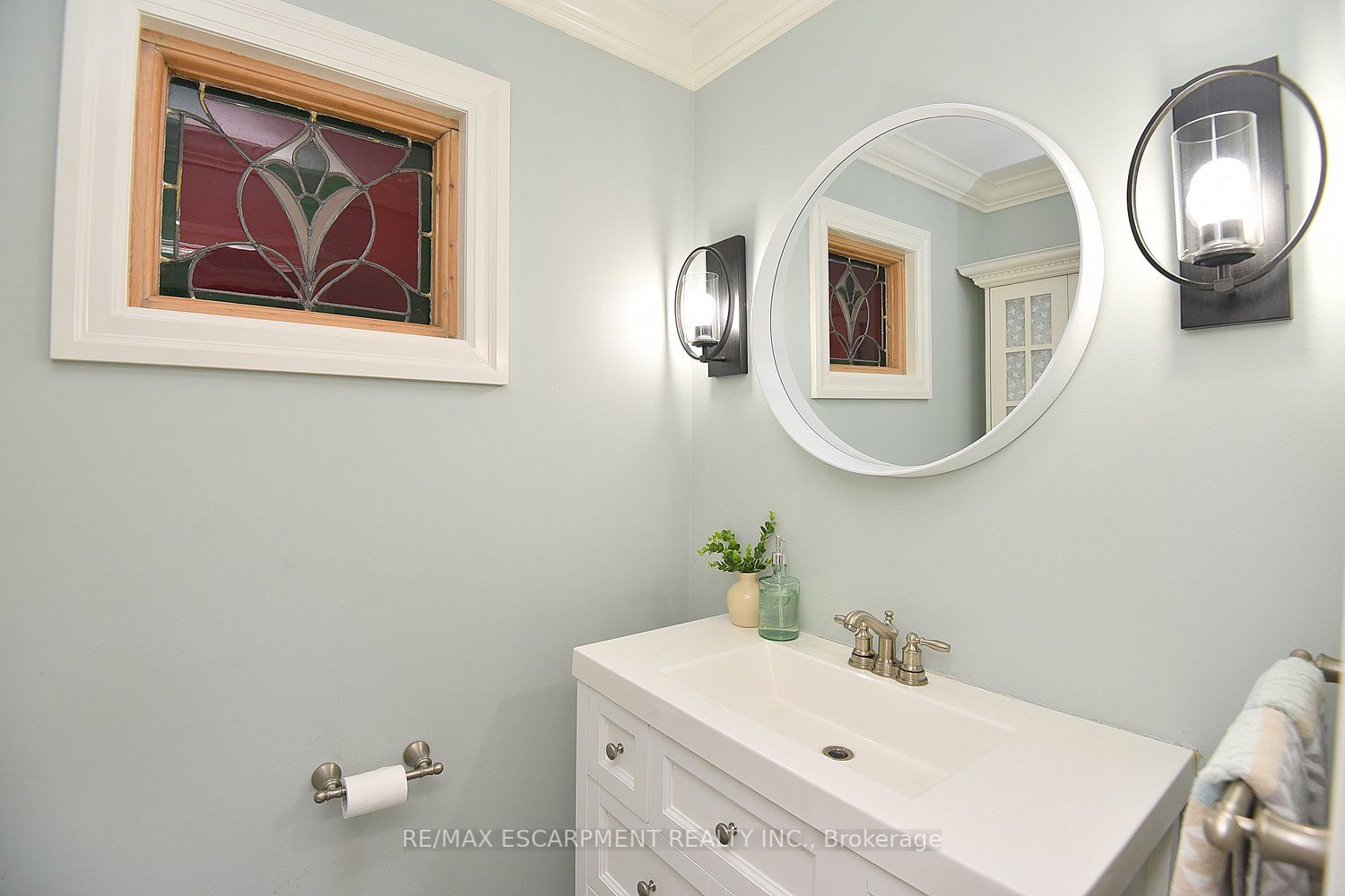 3095 Parkgate Cres