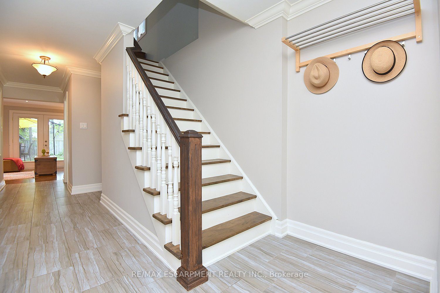 3095 Parkgate Cres