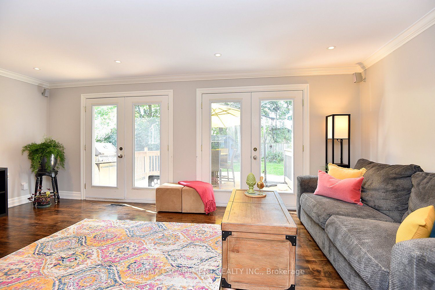 3095 Parkgate Cres