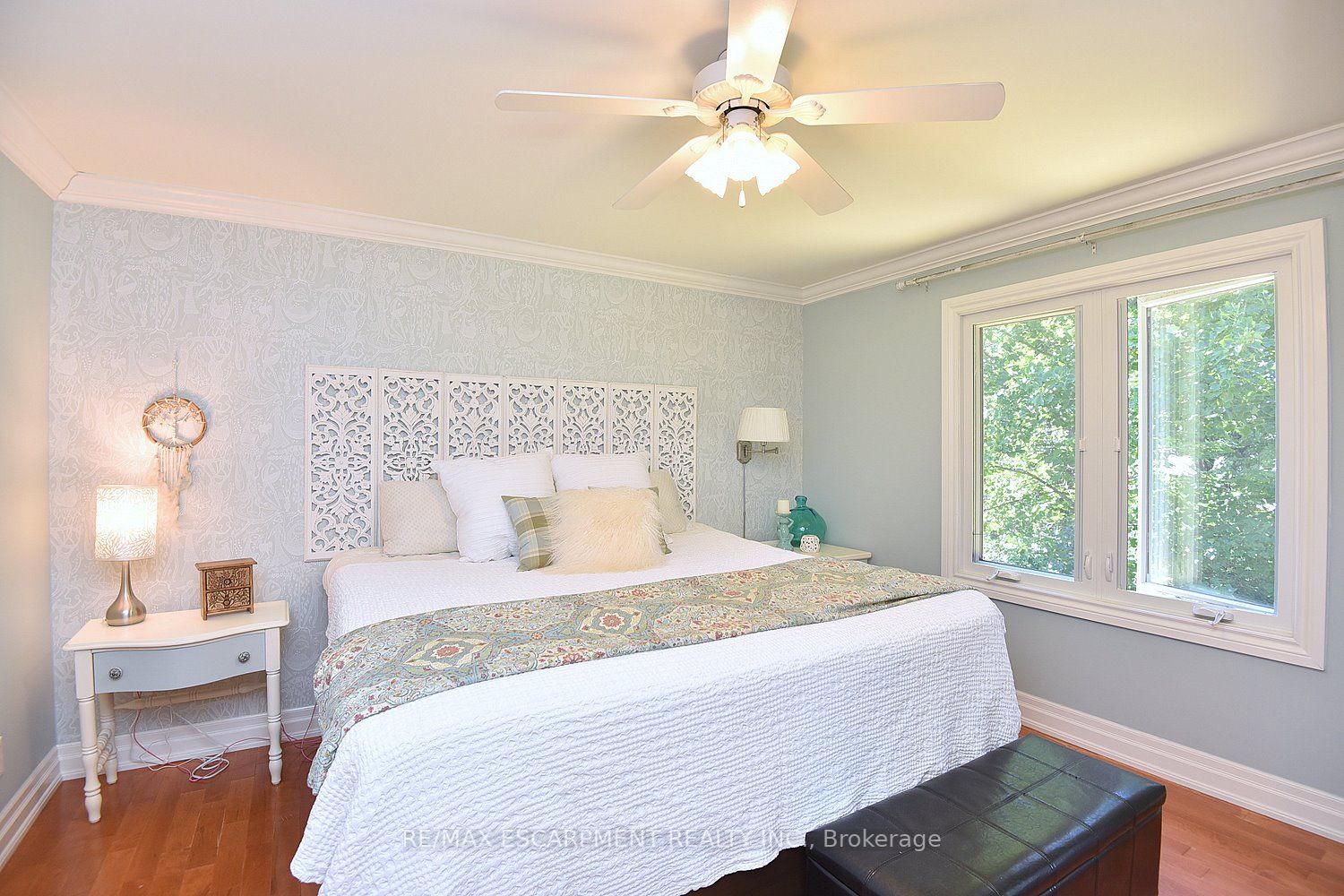 3095 Parkgate Cres