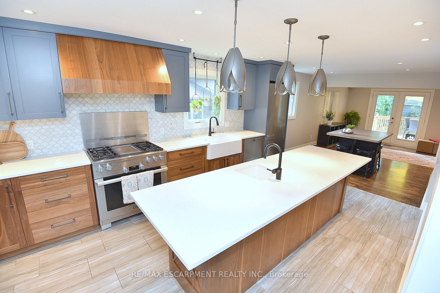 3095 Parkgate Cres