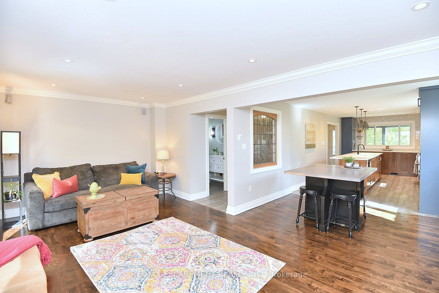 3095 Parkgate Cres