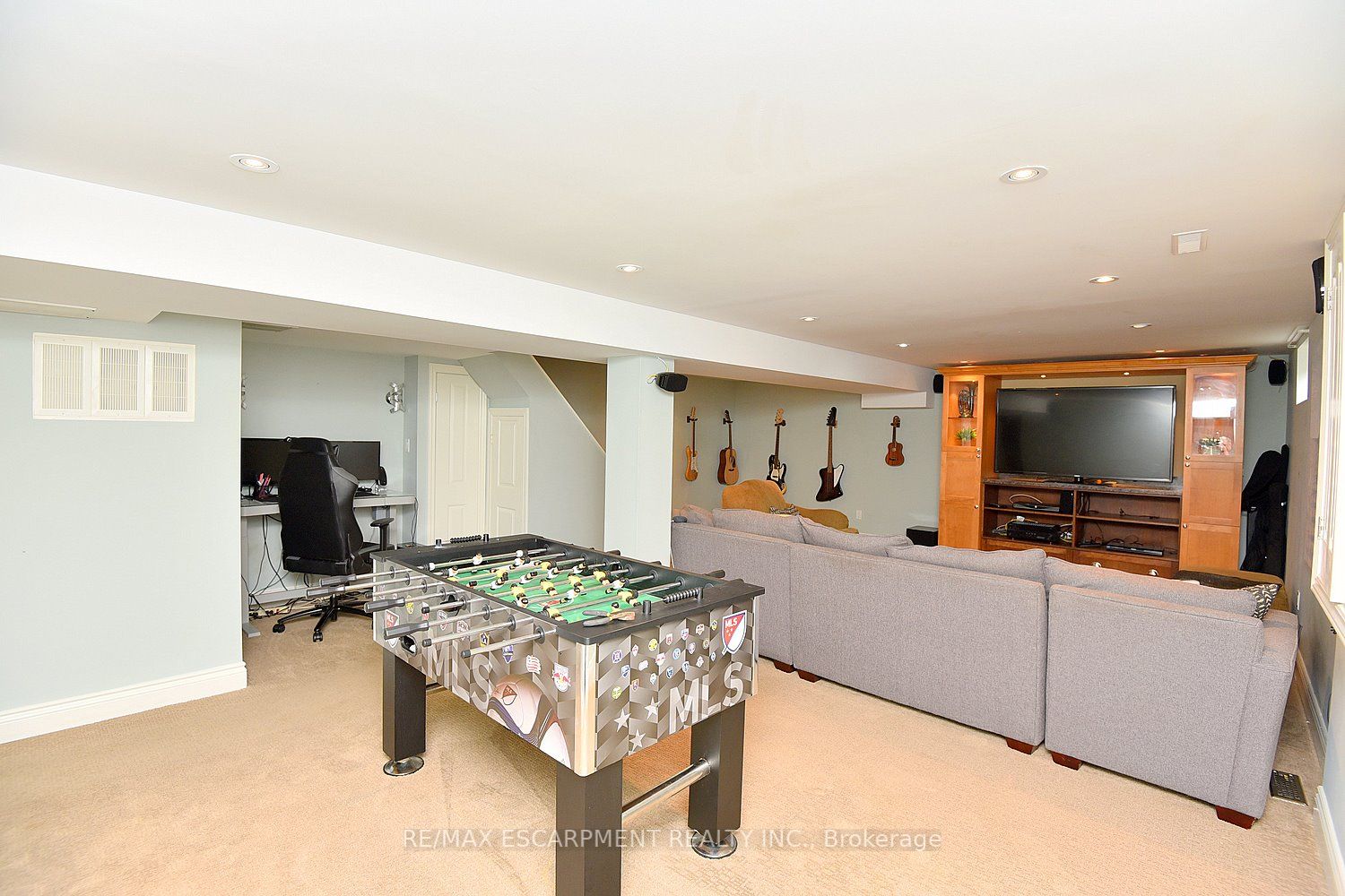3095 Parkgate Cres