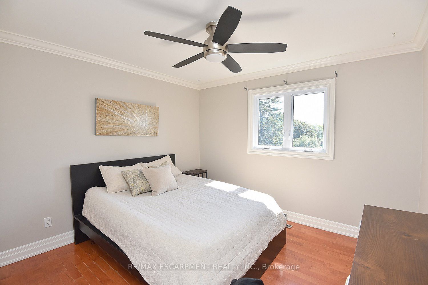 3095 Parkgate Cres