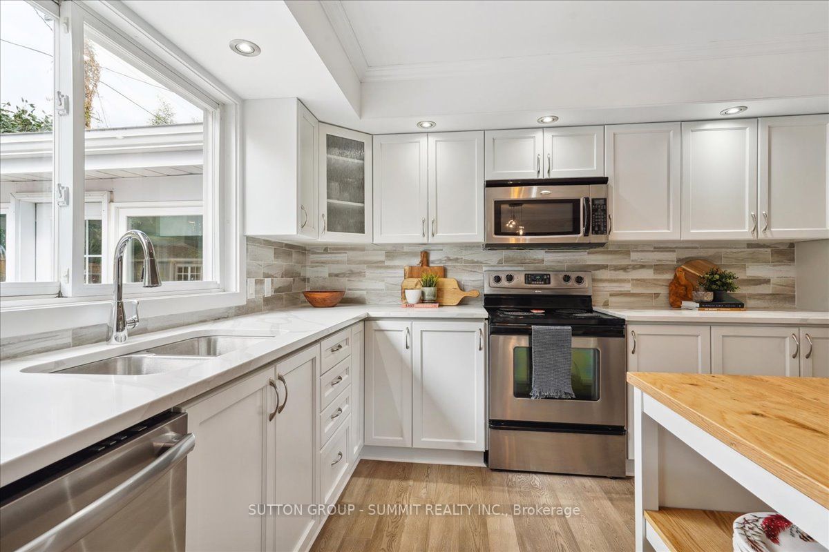 225 Barrymore Court