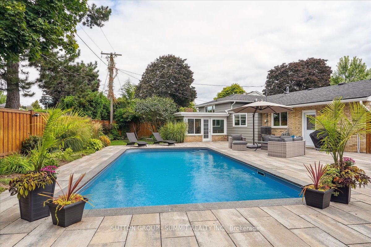 225 Barrymore Court