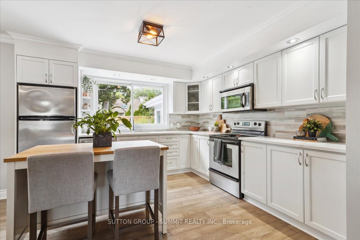 225 Barrymore Court