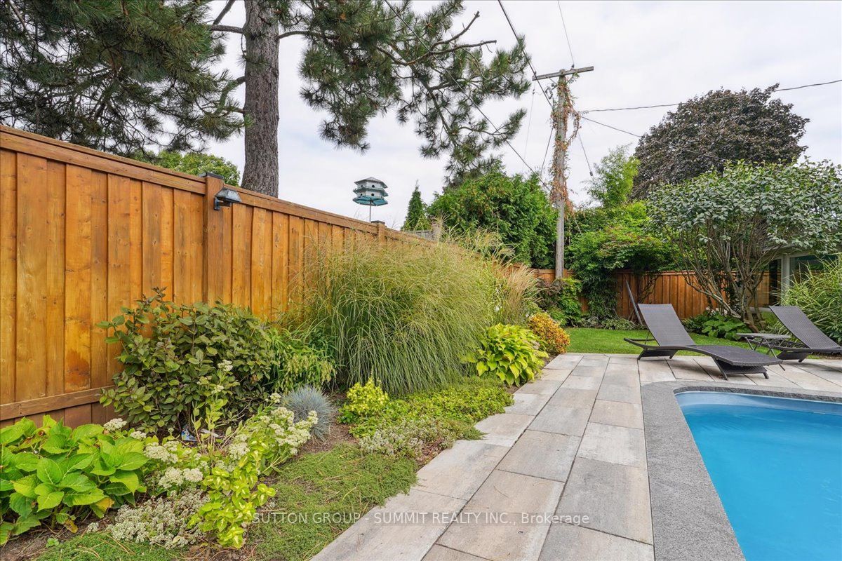 225 Barrymore Court