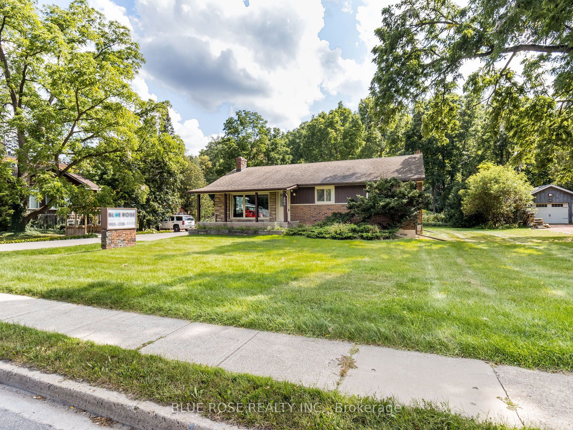 500 Guelph St