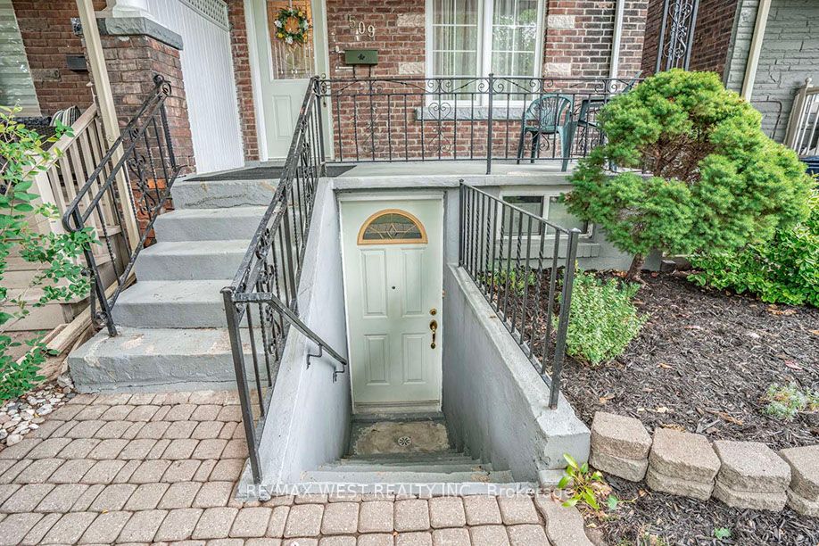 509 St Clarens Ave