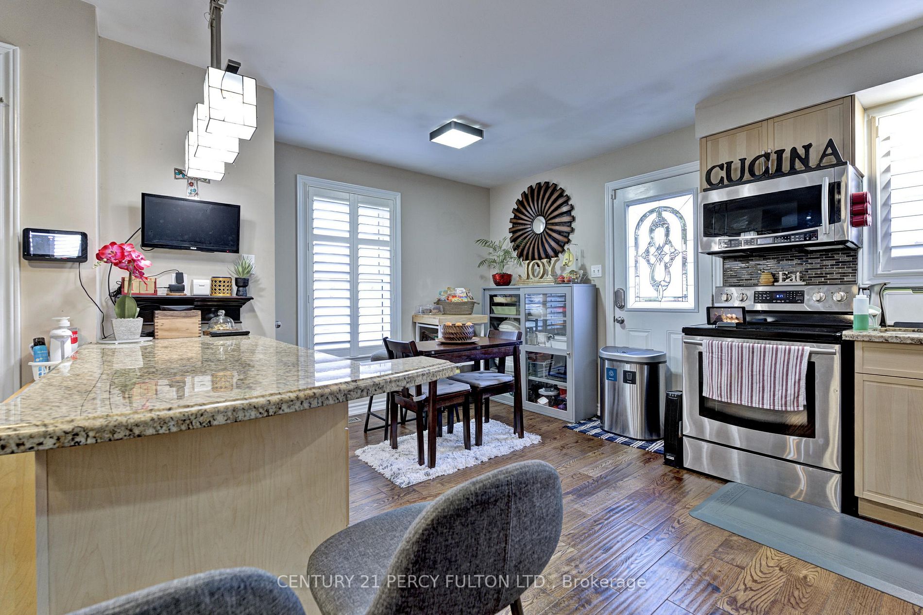 49 Rutherford Rd N