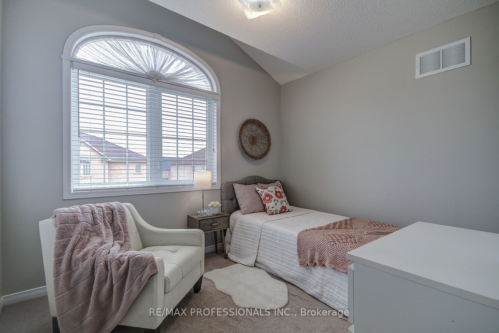 48 Kilrea Way
