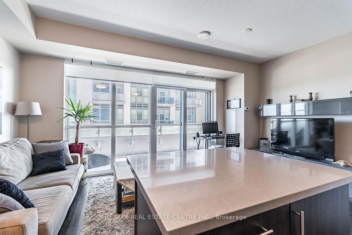 2087 Fairview Street, #1210