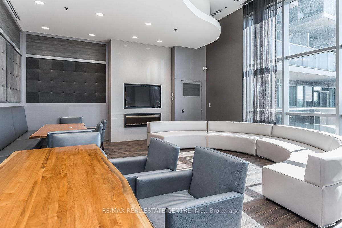 2087 Fairview Street, #1210