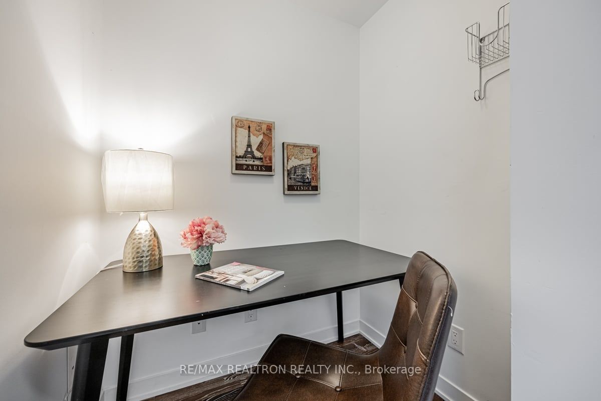 90 Park Lawn Rd, #2805