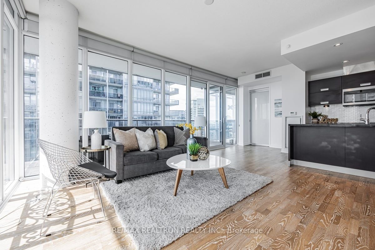 90 Park Lawn Rd, #2805