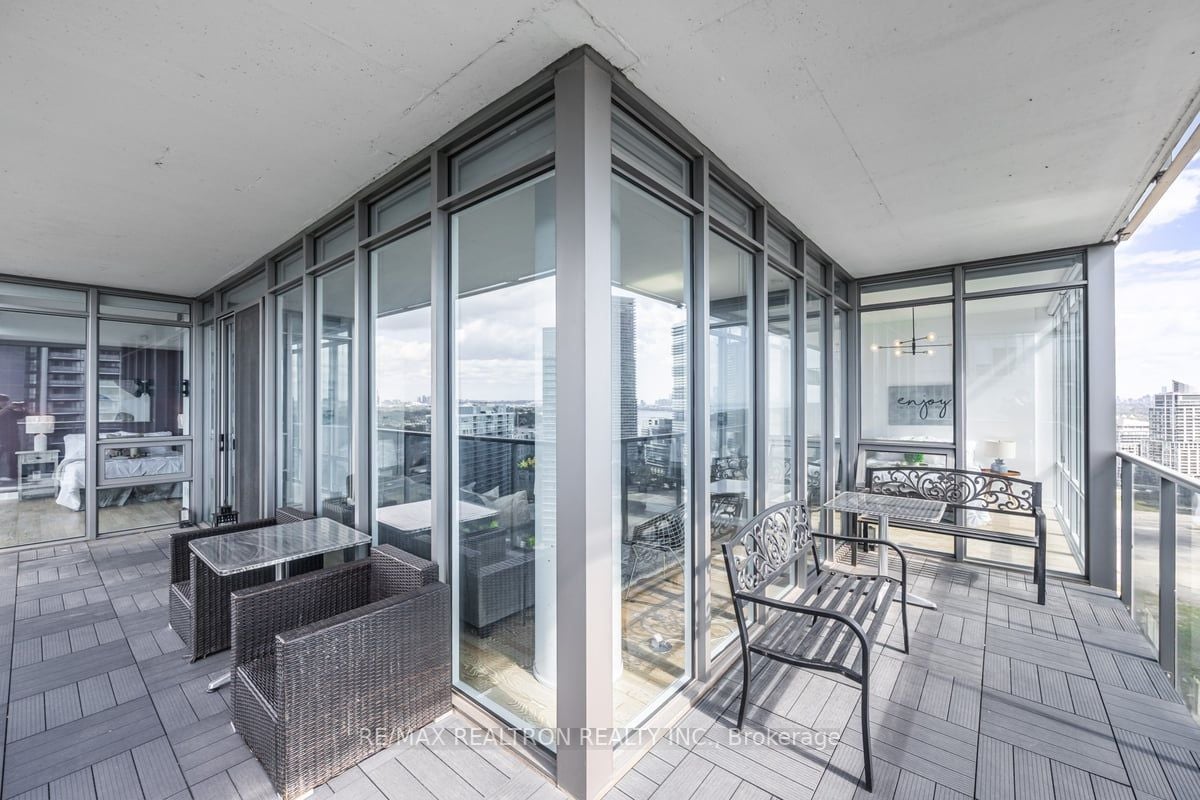 90 Park Lawn Rd, #2805