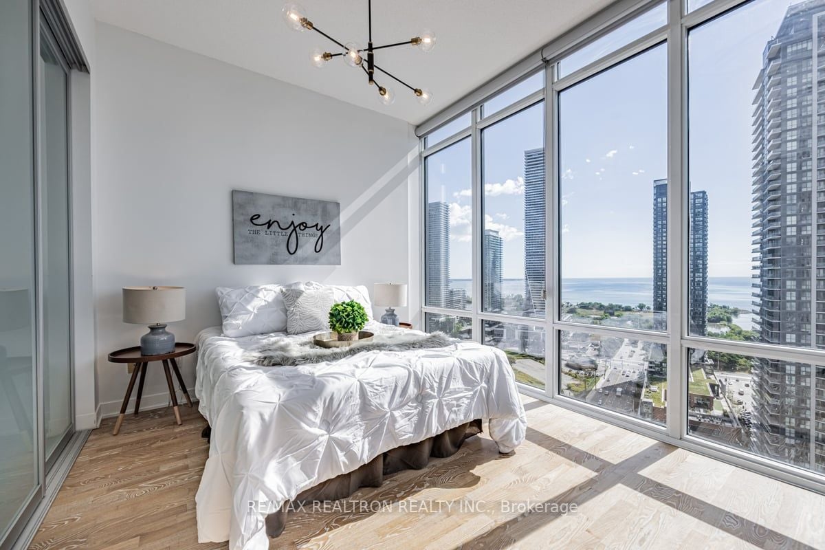 90 Park Lawn Rd, #2805