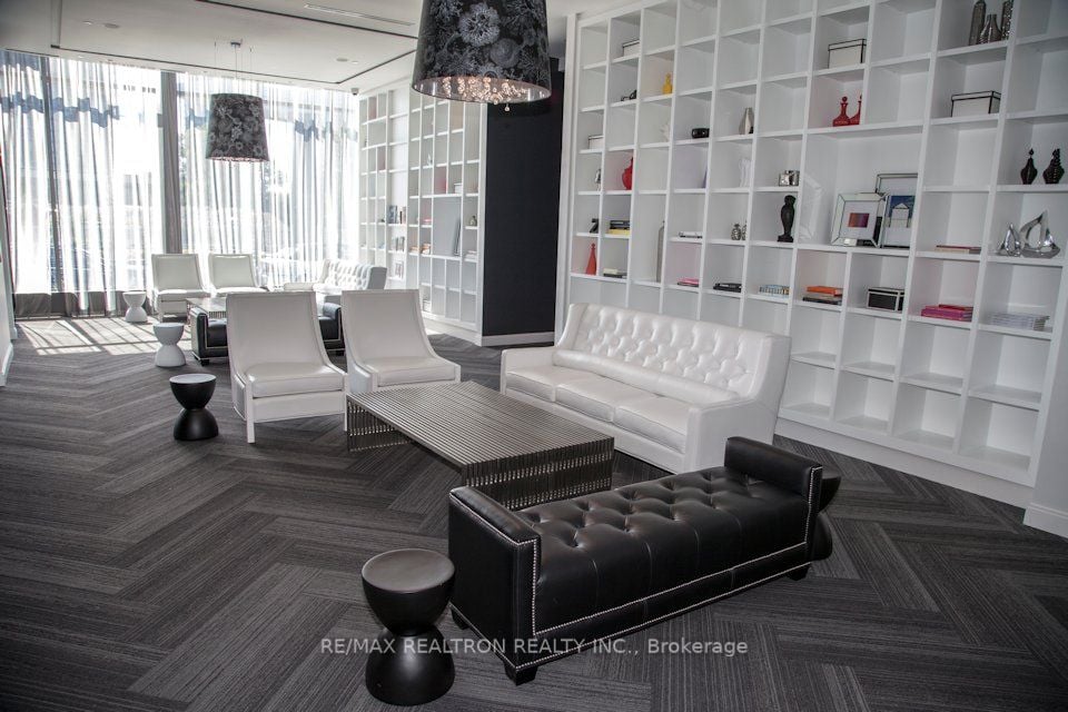 90 Park Lawn Rd, #2805
