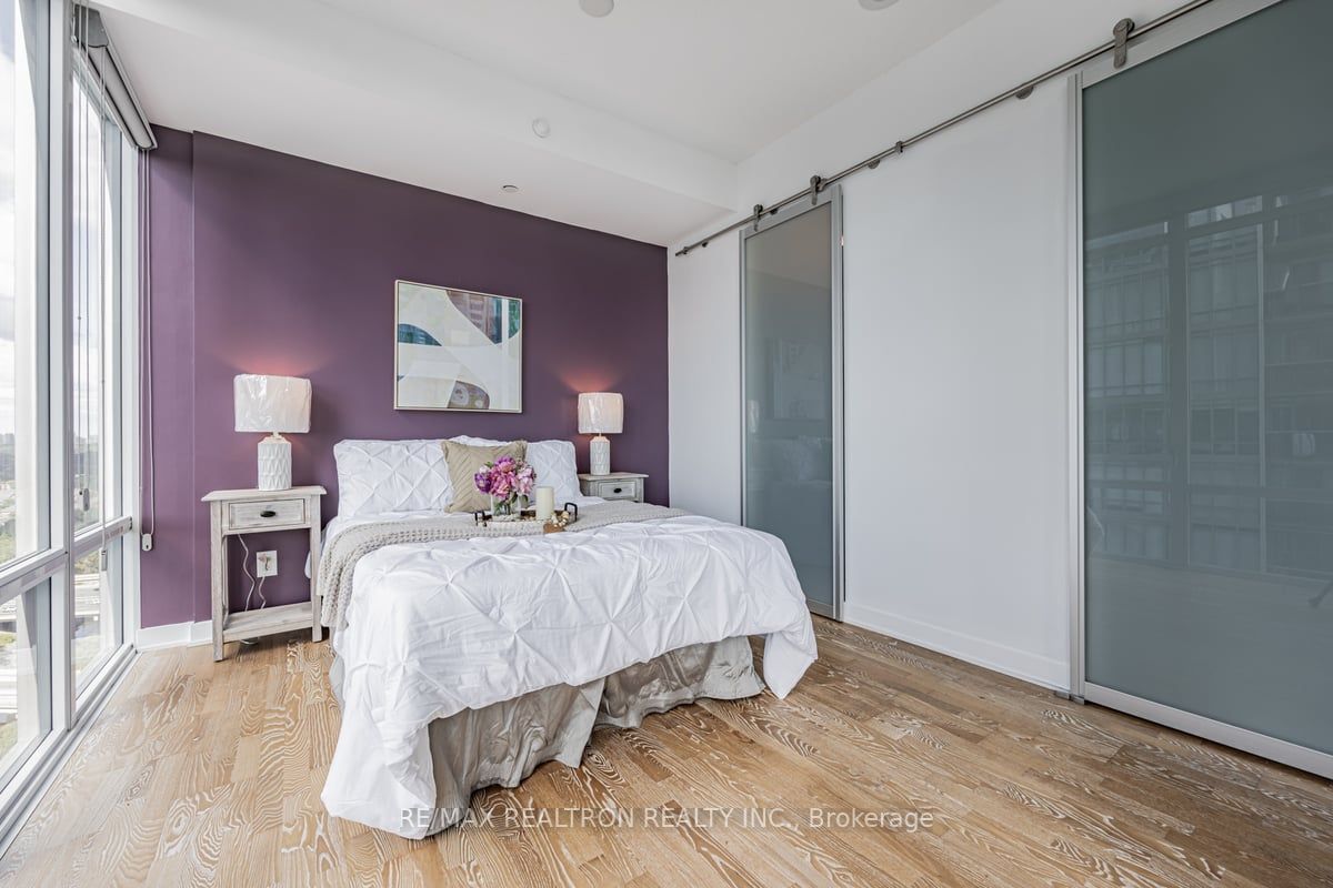 90 Park Lawn Rd, #2805